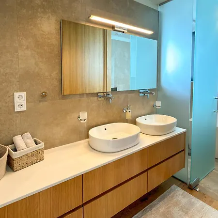 Beachside House Near Porto With Garden Vila Cha (Porto)