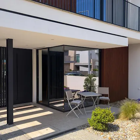 Beachside House Near Porto With Garden *