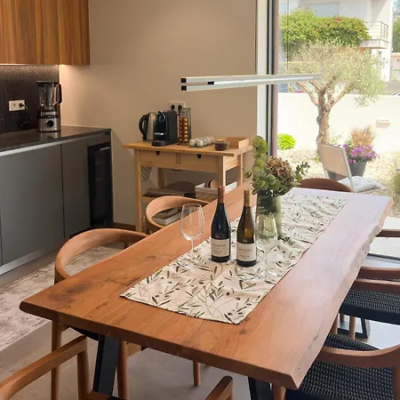 아파트 Beachside House Near Porto With Garden
