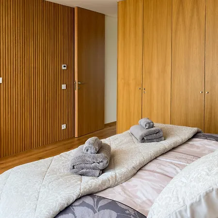 Beachside House Near Porto With Garden 아파트